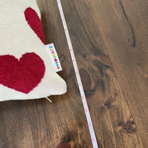 ⭐️ Novogratz Heart Design Rectangle Soft Comfortable Pillow Red Cream Color - Picture 5 of 6